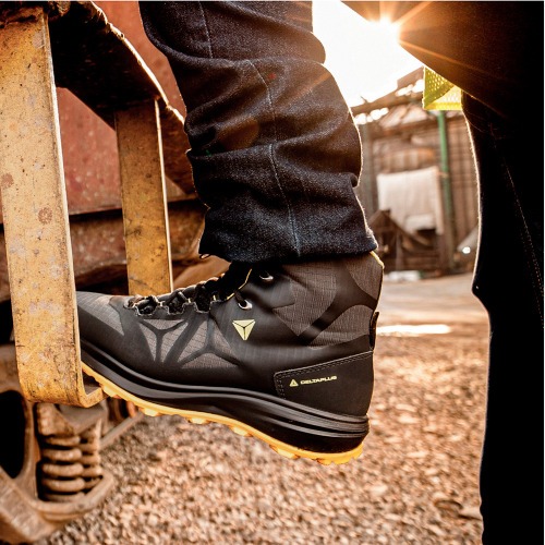 Botina em microfibra e nylon com cadarço - Noronha OB SRC Botina em microfibra e nylon com cadarço - Noronha OB SRC