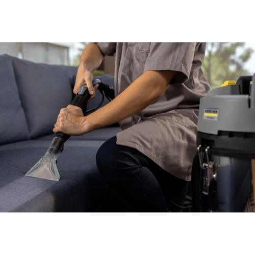 Extratora de carpetes e aspirador 30 Litros 1700 watts - Puzzi 4/30 220V Extratora de carpetes e aspirador 30 Litros 1700 watts - Puzzi 4/30 220V