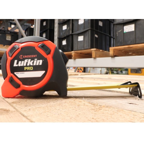 Trena com fita de aço 25 mm x 8 m com trava - L600 Trena com fita de aço 25 mm x 8 m com trava - L600