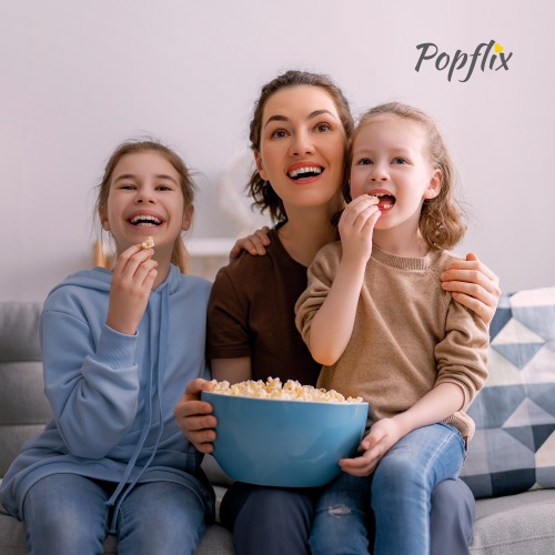 Pipoqueira elétrica com bico direcionador 1200 watts branca- PopFlix 220V Pipoqueira elétrica com bico direcionador 1200 watts branca- PopFlix 220V