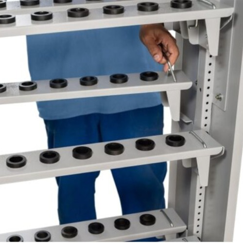 Armário vertical com 80 suportes para cones Iso 30 - AM-97 Armário vertical com 80 suportes para cones Iso 30 - AM-97