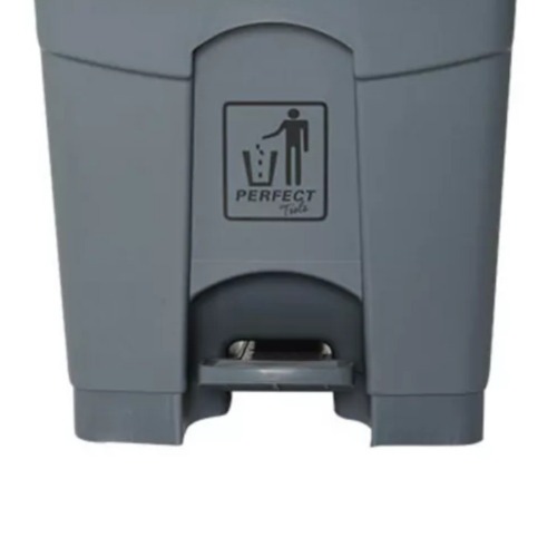 Lixeira plástica com pedal 35 litros Lixeira plástica com pedal 35 litros