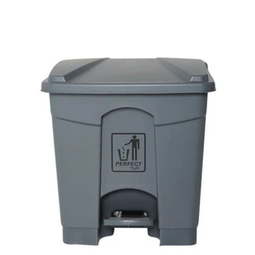 Lixeira plástica com pedal 35 litros Lixeira plástica com pedal 35 litros