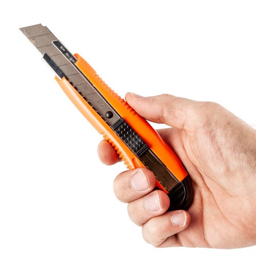 Estilete largo 18 mm emborrachado trava deslizante - EP18L Estilete largo 18 mm emborrachado trava deslizante - EP18L