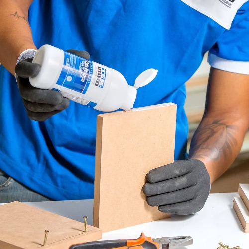 Cola branca líquida com 500 gramas Cola branca líquida com 500 gramas